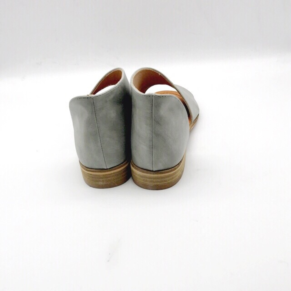 🌸Gray Vegan Leather ankle sandals. - Picture 4 of 6